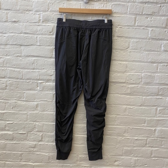 Lululemon || Beyond The Studio Jogger Graphite Grey 8 - Picture 4 of 9